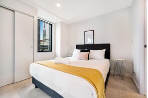 2 chambres, fer et planche à repasser, Wi-Fi, draps fournis