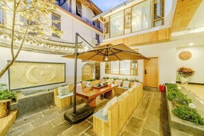 Outdoor dining - Lijiang Muzi Yayuan homestay designer net red view beauty hotel (Ancient City Branch) (Lijiang)