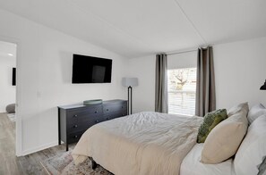 3 bedrooms, iron/ironing board, Internet, bed sheets