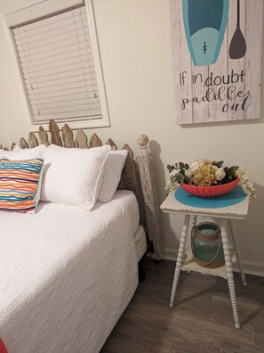 3 bedrooms, iron/ironing board, bed sheets