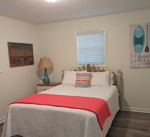 3 bedrooms, iron/ironing board, bed sheets