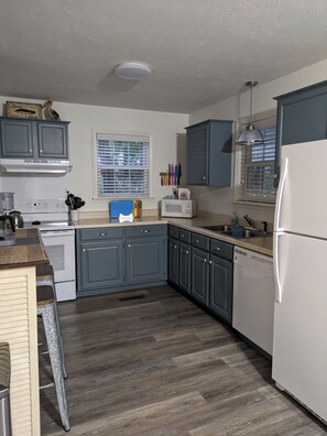 Microwave, oven, stovetop, dishwasher