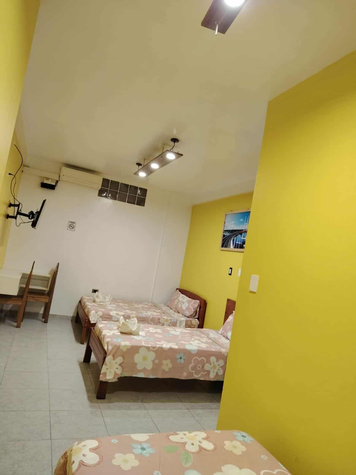 Escriptori i espai de treball apte per a portàtils 