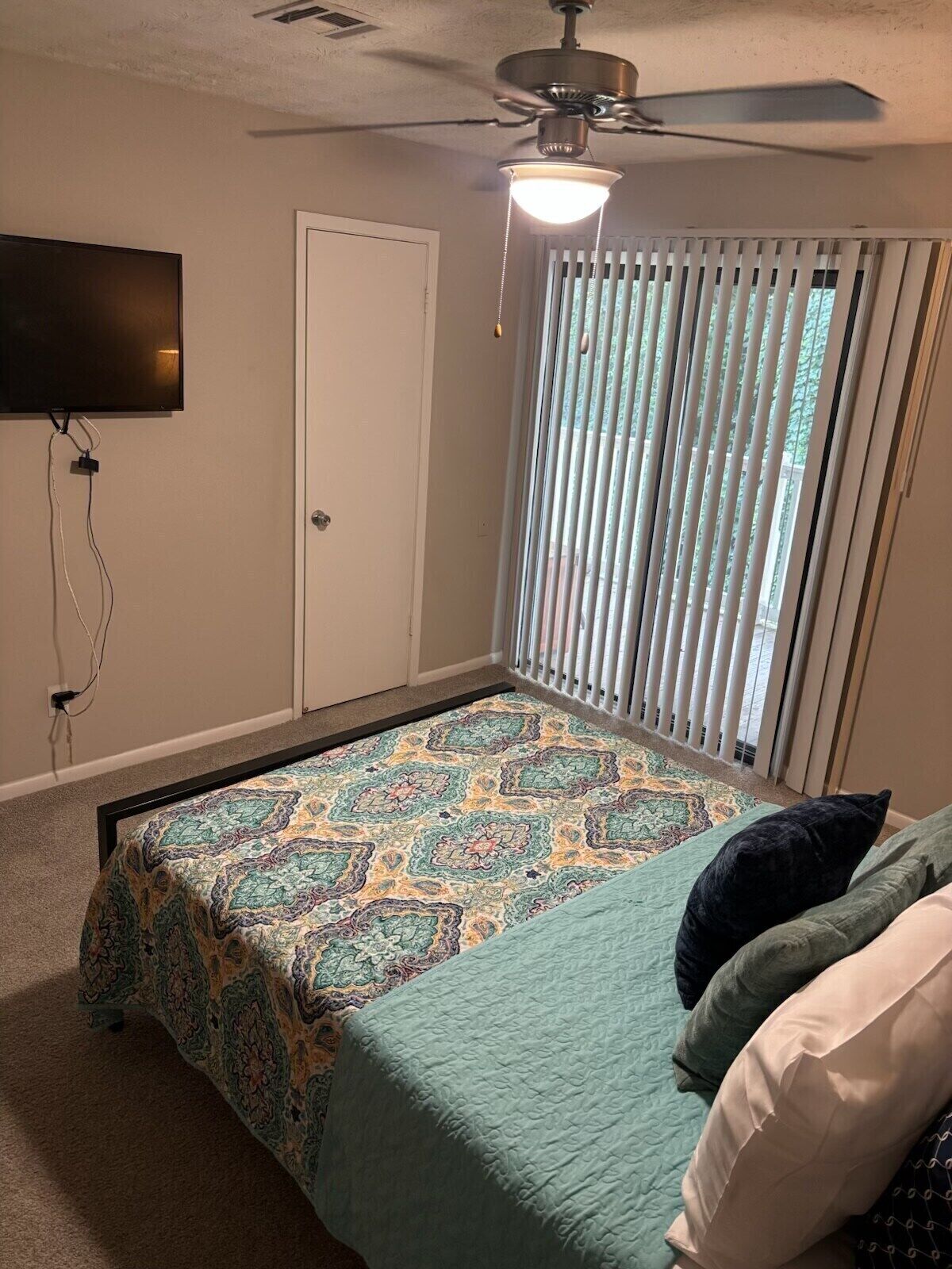 1 habitación, tabla de planchar con plancha, wifi y ropa de cama 