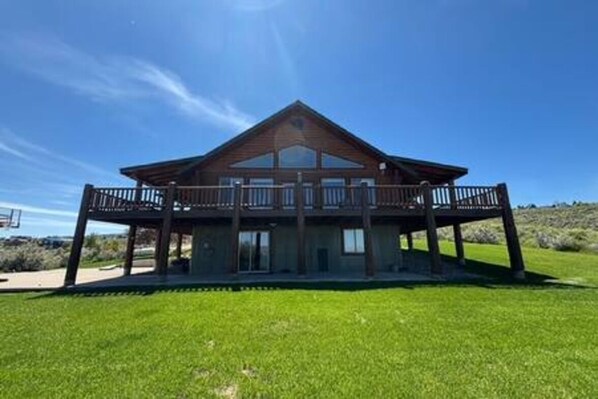 Exterior - Salty Moose Lodge · Court, Grill, Near Ski Resort (Garden City)