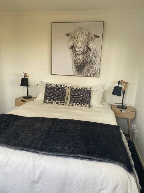 2 slaapkamers, een strijkplank/strijkijzer, wifi, beddengoed