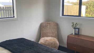 2 bedrooms, iron/ironing board, WiFi, bed sheets