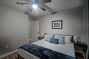 3 bedrooms, iron/ironing board, free WiFi, bed sheets