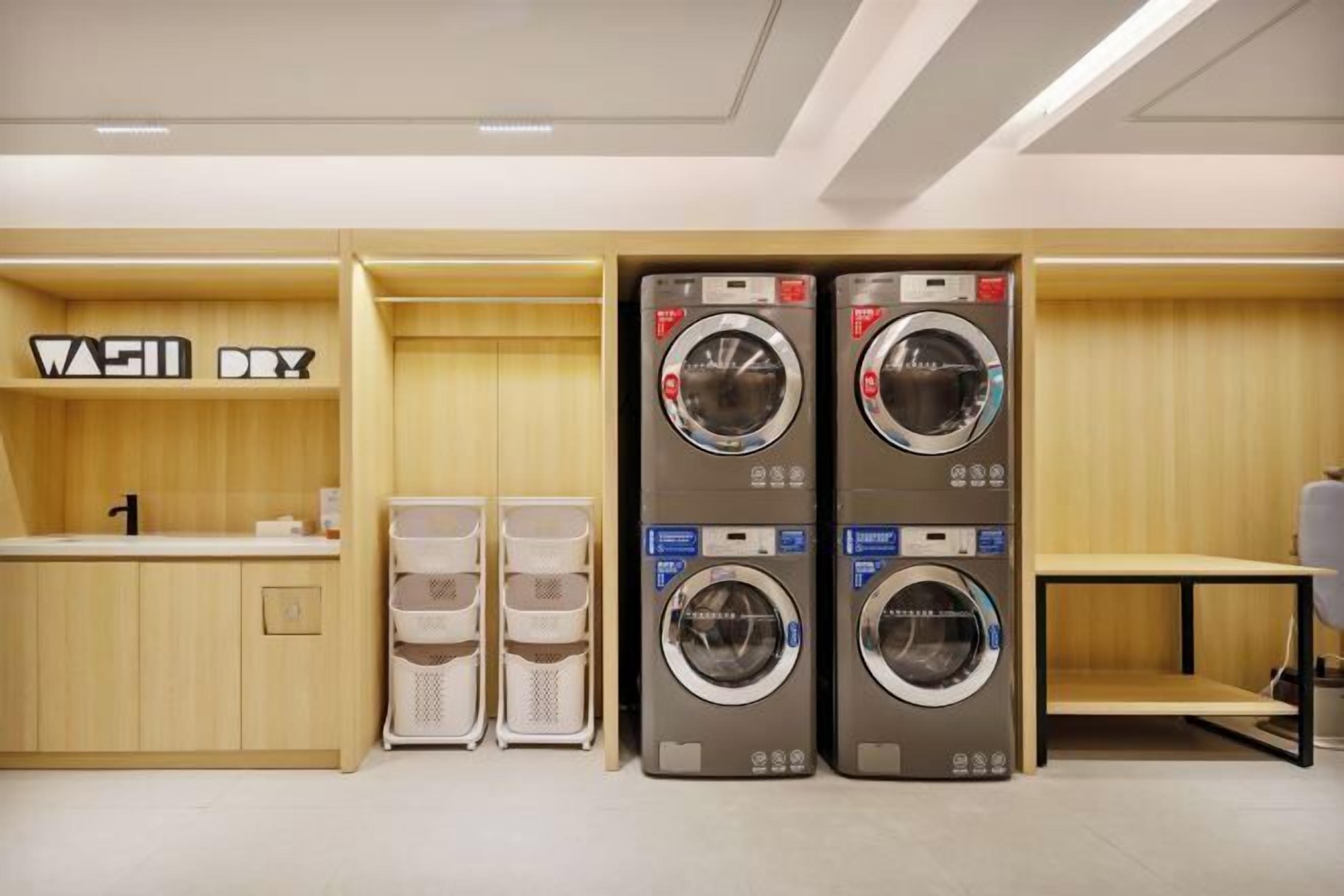 المنشأة من الداخل