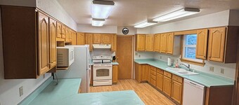 Home away from Home  3-bedroom house with AC in Rock Springs