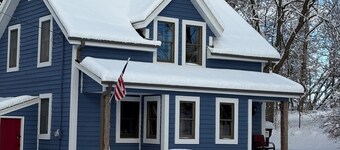 Fully restored 1855 Log Cabin, a modern-rustic retreat