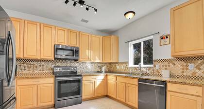 Spacious Comfort Near DIA