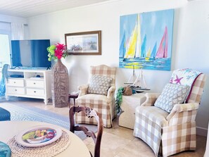 TV - Oceanfront, ON the Beach, Pool, Pickleball, Grill, Nights of Lights, BeachTowels (St. Augustine)