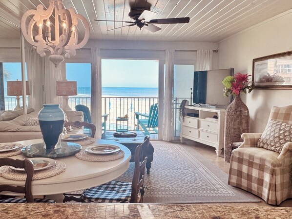 TV - Oceanfront, ON the Beach, Pool, Pickleball, Grill, Nights of Lights, BeachTowels (St. Augustine)