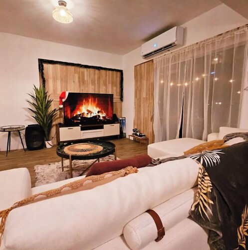 Spacious house, close to beaches, gastronomy and natural pools.