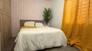 5 bedrooms, internet, bed sheets