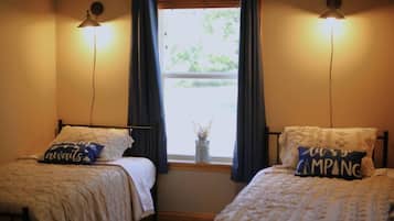 3 habitaciones, tabla de planchar con plancha, cuna de viaje y wifi