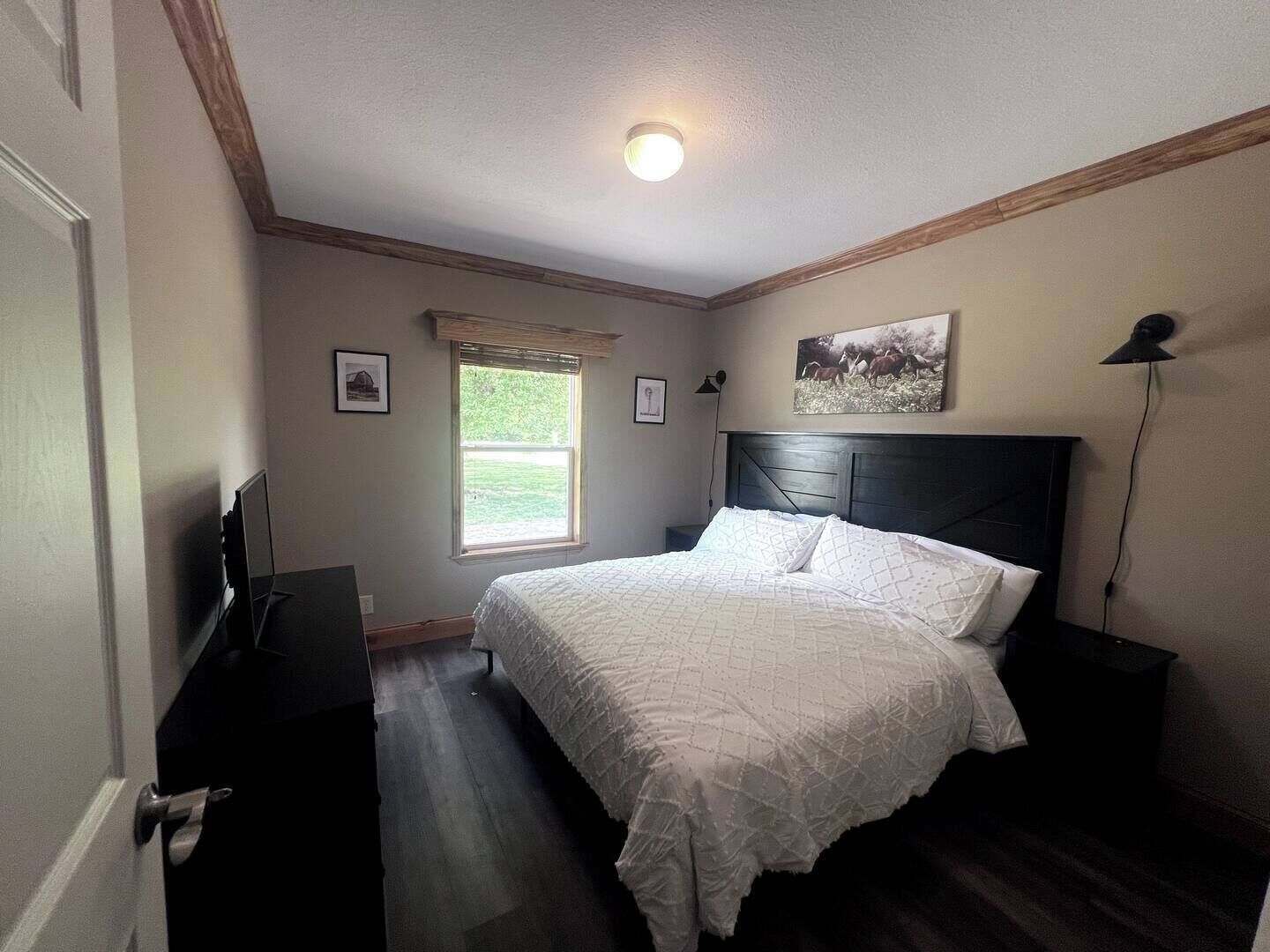 3 bedrooms, iron/ironing board, travel crib, WiFi