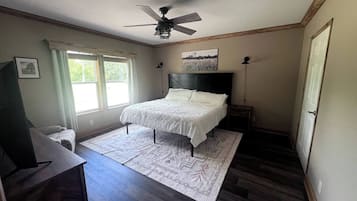 3 bedrooms, iron/ironing board, travel crib, WiFi