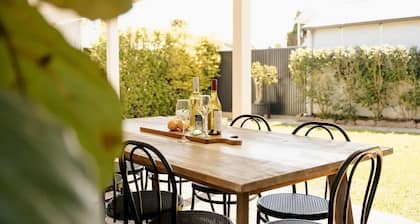 Pet Friendly 3 Bed Home w Workspace & Creek Views