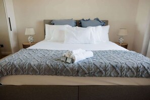 3 chambres, fer et planche à repasser, lit parapluie, Wi-Fi