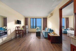 Family Suite, Beach View | Minibar, in-room safe, individually furnished, desk - Sea Front Apartment & Spa Da Nang (Da Nang)