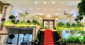 Front of property - Sea Front Apartment & Spa Da Nang (Da Nang)