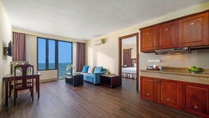 Suite Mewah, 1 kamar tidur, pemandangan laut | Area keluarga | TV layar datar, Netflix, dan layanan streaming