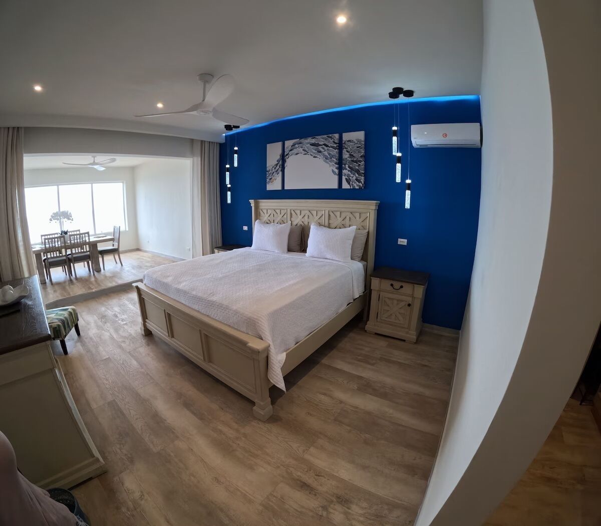 2 bedrooms, iron/ironing board, internet, bed sheets