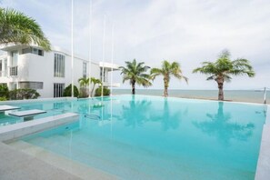 View from property - Pure Sunset Beach - Sunset Sea View Room (Sattahip)