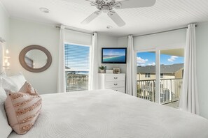 4 bedrooms, iron/ironing board, WiFi, bed sheets - Seaside Escape | Pool • Ocean Views • Family Ready (Navarre)