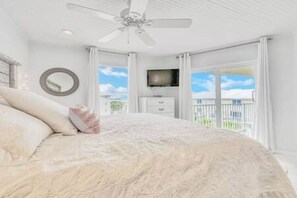 3 bedrooms, iron/ironing board, WiFi, bed sheets - Navarre Beach Getaway | Pool | Ocean Views (Navarre)