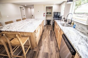 Microwave, oven, stovetop, dishwasher
