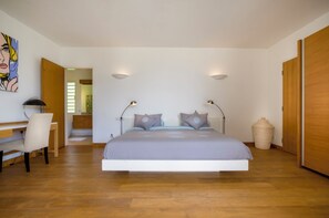 4 bedrooms, internet, bed sheets