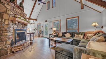 Télévision, cheminée