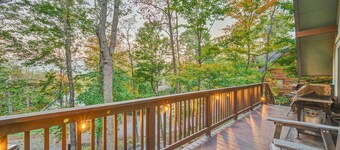 Enchanting 4 bedroom chalet with Hot Tub and Fire Pit in Beech Mountain
