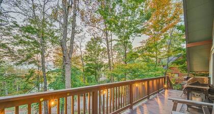 Enchanting 4 bedroom chalet with Hot Tub and Fire Pit in Beech Mountain
