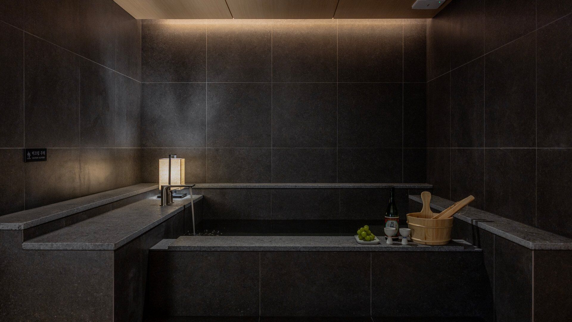 Plum blossom suite | Lydisolert, wi-fi (inkludert) og sengetøy