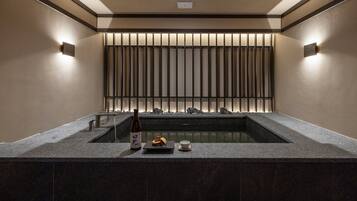 Signature Suite Family | Soundproofing, free WiFi, bed sheets