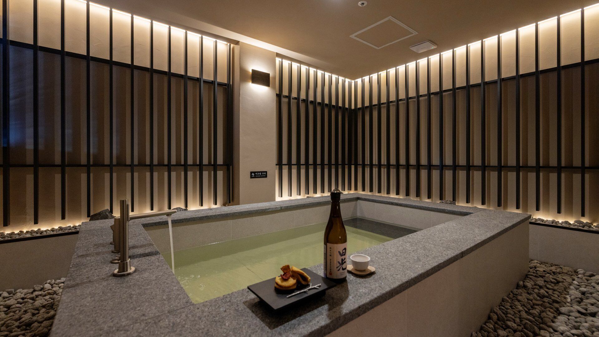 Signature Penthouse | Soundproofing, free WiFi, bed sheets