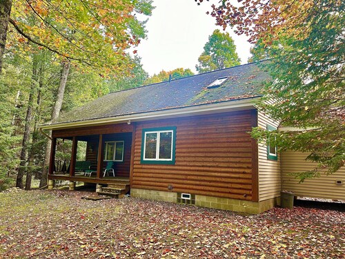 Private Oasis on 5.4 acres: 100ft driveway, Self check- in. Near Shops & Eats