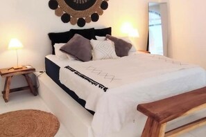 2 bedrooms, desk, free WiFi, bed sheets - KamaKamala villa, 2 br beach house villa style (Bali)