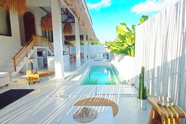 Alberca al aire libre 