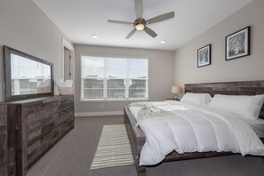 3 bedrooms, iron/ironing board, WiFi, bed sheets