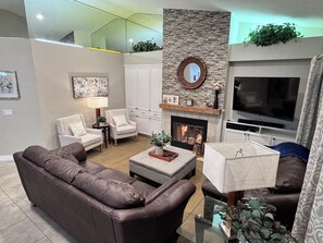 Télévision, cheminée