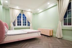 Superior Double Room, 1 King Bed, Non Smoking, Garden View | Free WiFi