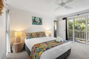 5 habitaciones, tabla de planchar con plancha, wifi y ropa de cama 