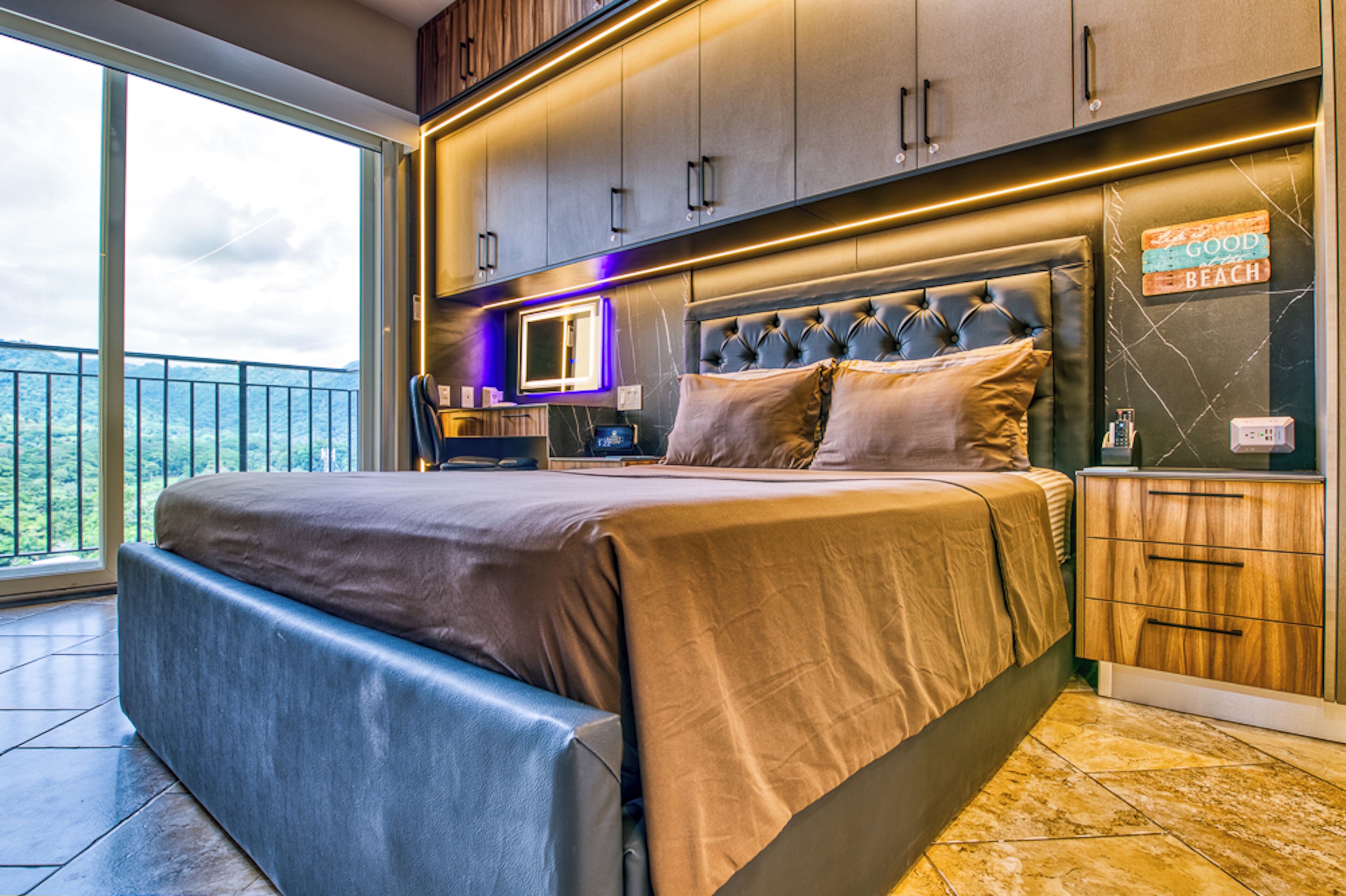 1 chambre, coffres-forts dans les chambres, bureau