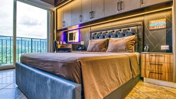 1 bedroom, in-room safe, desk, iron/ironing board