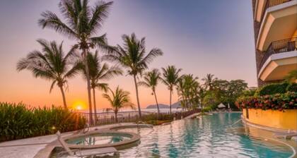 SecretJaco - Luxury Beach Front Penthouse with Pool & Jacuzzi